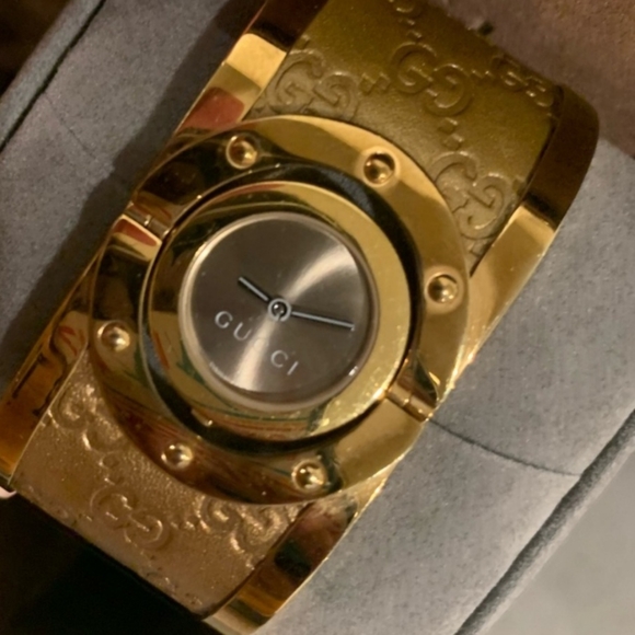 Gucci Bangle/Watch - Picture 3 of 4